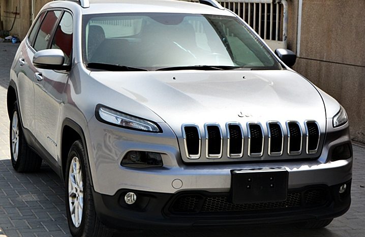 JEEP CHEROKEE 2014 Silver GCC MINT CONDITION – Call @ 052 1293134 full