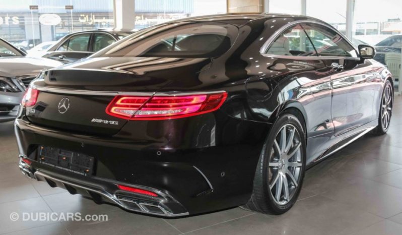 Mercedes-Benz S 63 AMG Coupe full