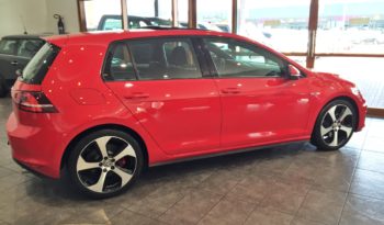 GOLF GTi GCC SPECS 1 OWNER NO PAINT OR ANY ACCIDENT full