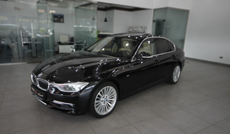 BMW 335 I Luxury full
