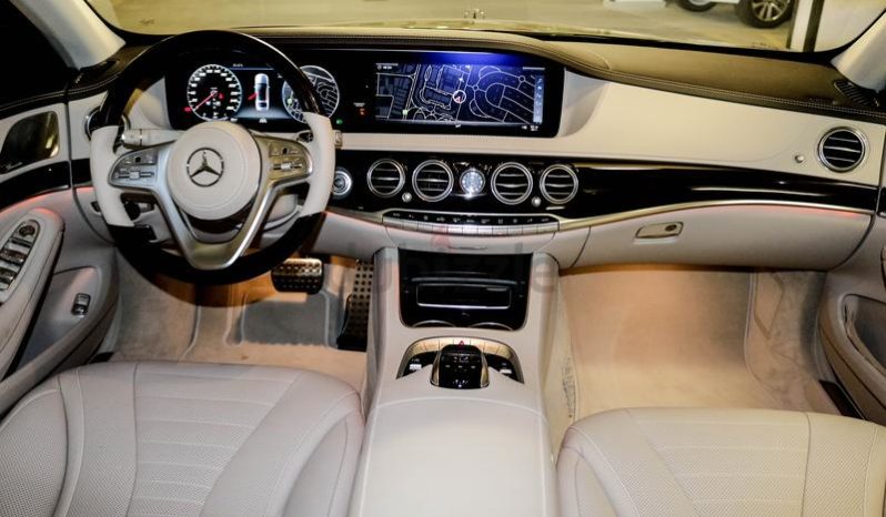 Mercedes Benz S560 2018 GCC 0KM full