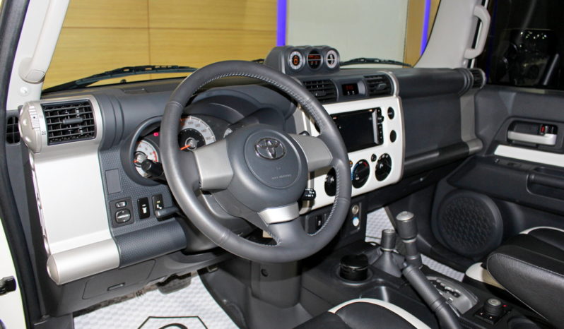 Toyota FJ Cruiser VXR 2016, GCC Specs, Top Options, Under Warranty From Dealer full